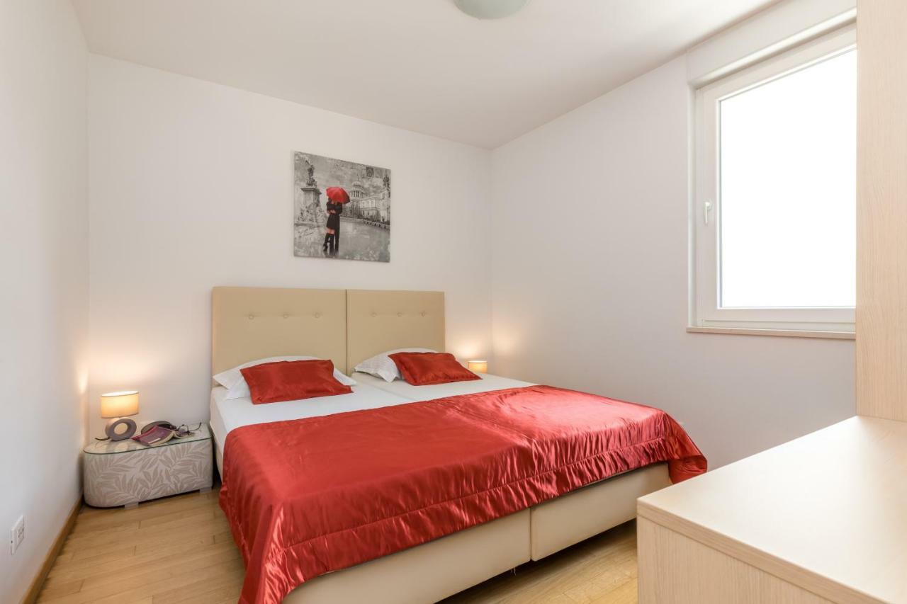Apartment Marcela With Private Parking Split Exterior photo